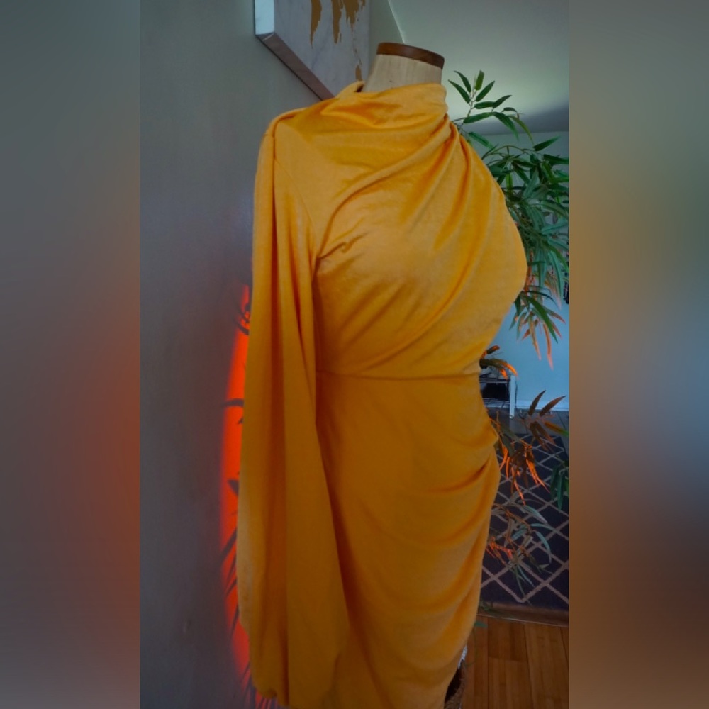 COPY - ASOS DESIGN YELLOW DRESS  NEW